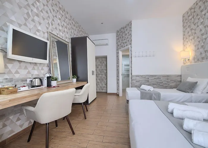 Domus Pietro 3* Rome