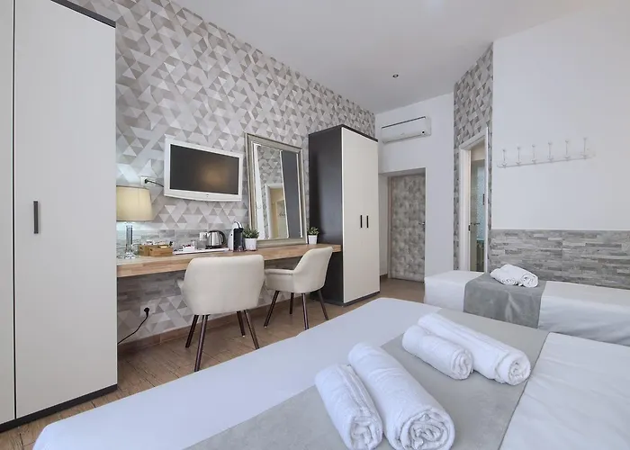Domus Pietro 3* Rome